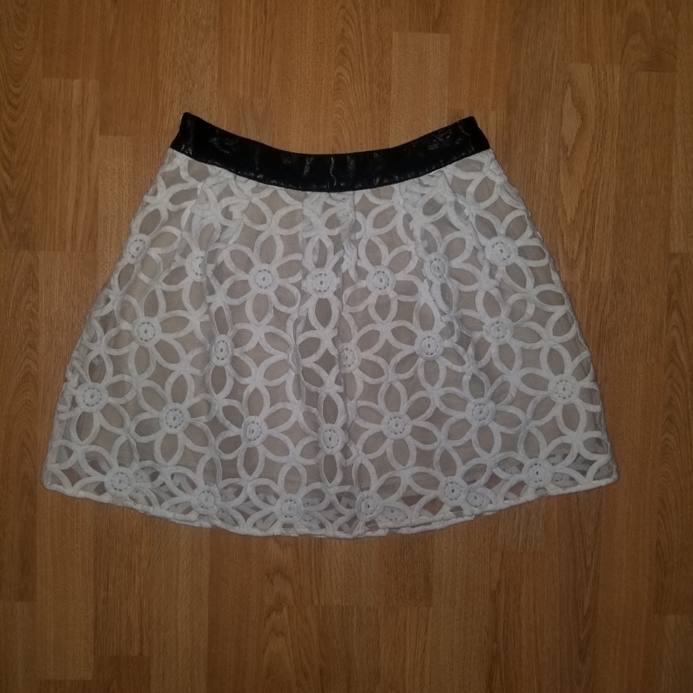 Pins and Needles lace skirt size 6